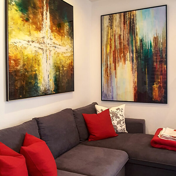 El quinto día P/A (a la izquierda, la imagen en plexi «El comienzo del tiempo»)