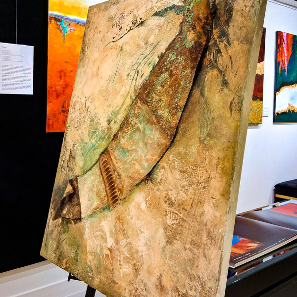 Between Iron and Earth - detail photo