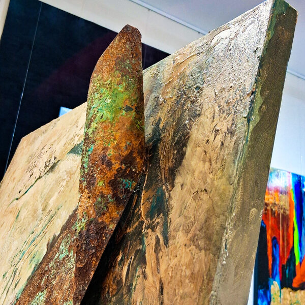Between Iron and Earth - detail photo