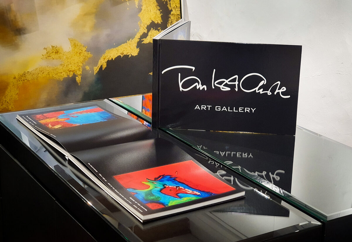 Náray Tamás festményei művészeti albumokban